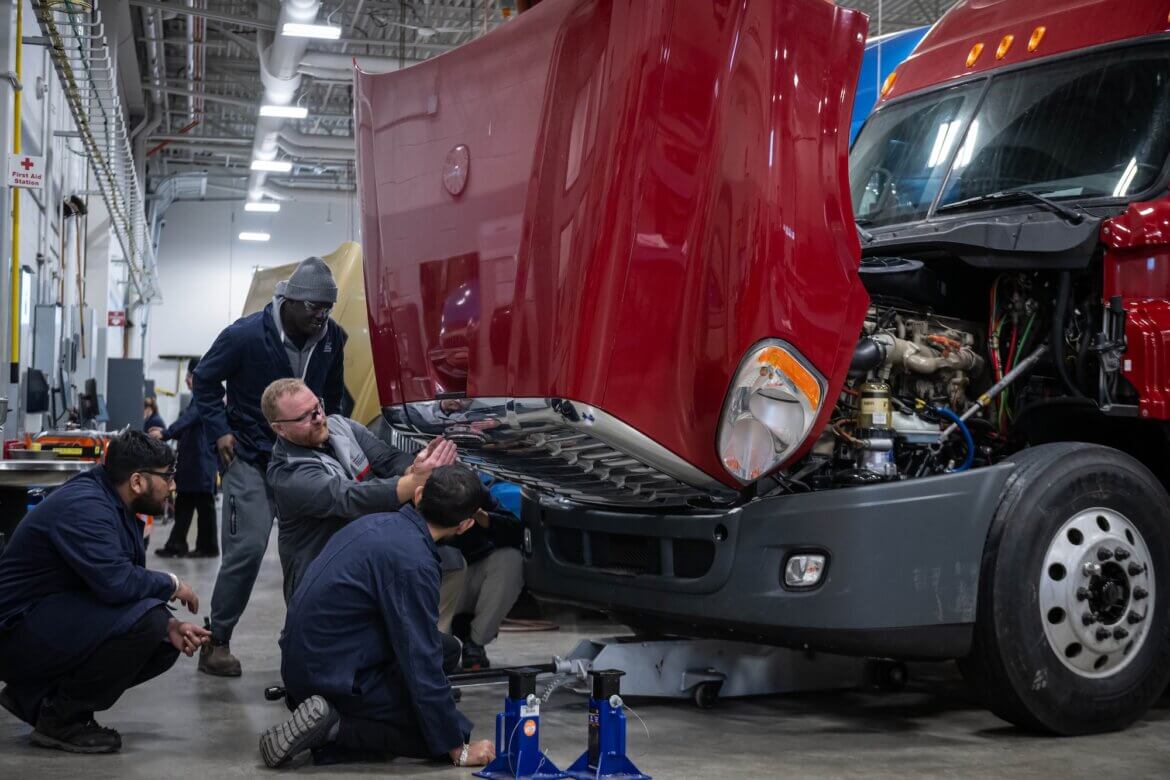 hunter-canada-has-a-terrible-track-record-for-retaining-apprentices-in-the-skilled-trades